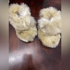 Restoration Hardware Baby & Child 0-12M fur boots